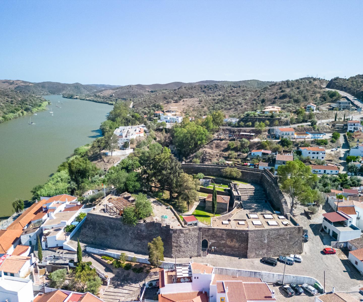 Castelo e miradouro da Vila de Alcoutim 