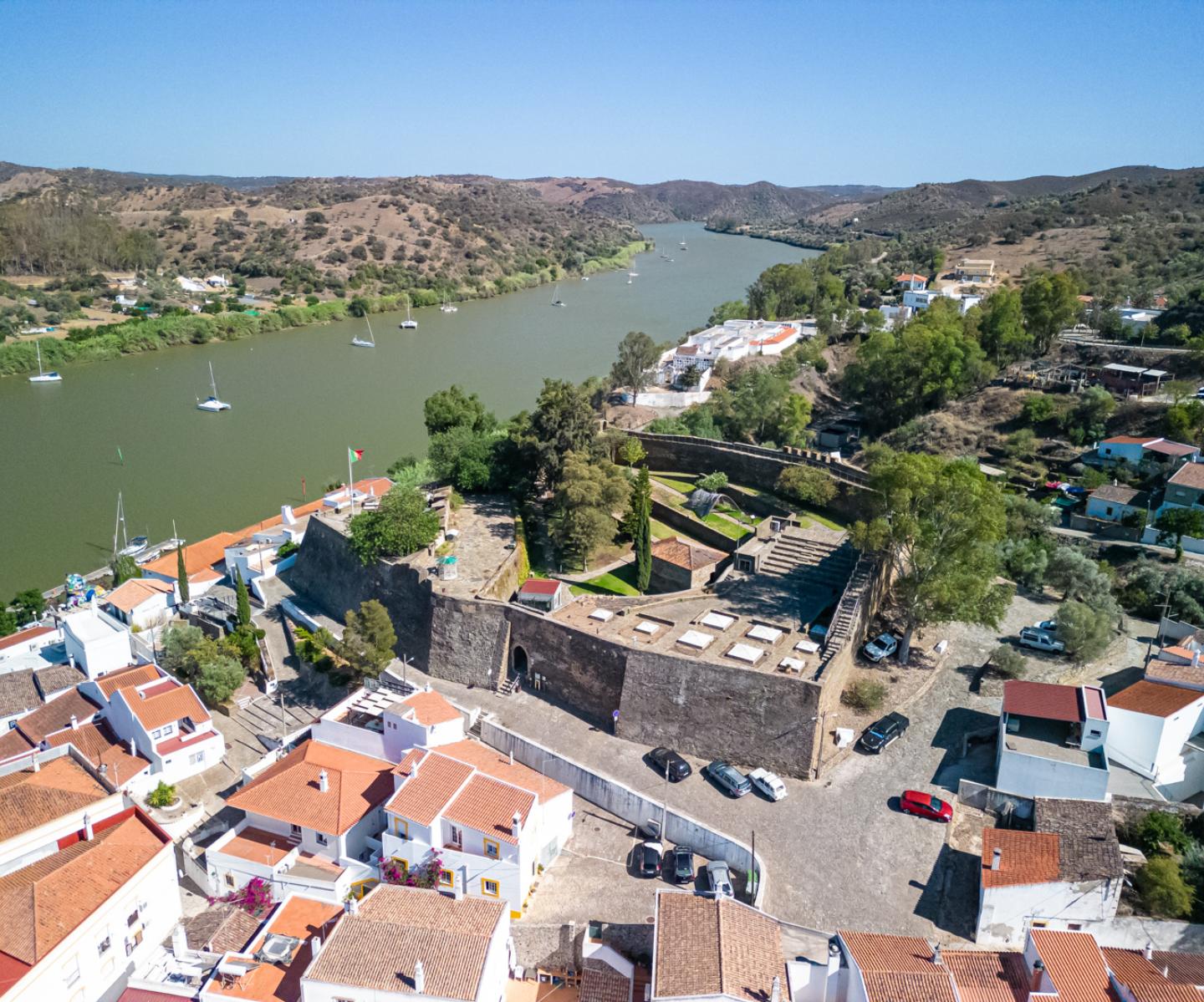 Castelo e miradouro da Vila de Alcoutim 